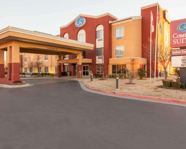 Comfort Suites Central-I-44