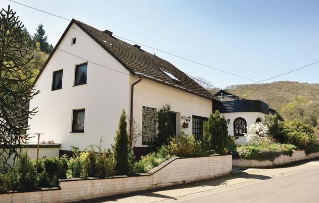 3 Bedroom Cozy Apartment In Neumagen-Papiermühle