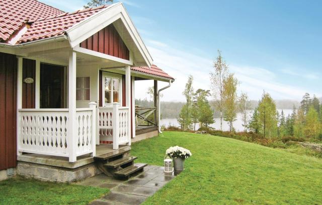 Gorgeous Home In Åsenhöga With Kitchenette