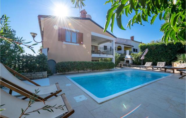 Lovely Home In Vrsar With Outdoor Swimming Pool