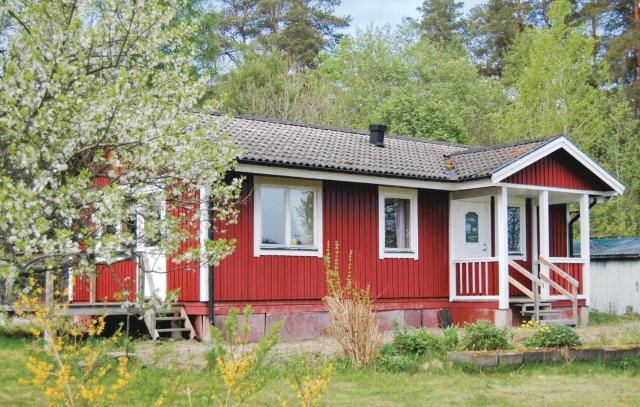 Cozy Home In Nossebro With Kitchen