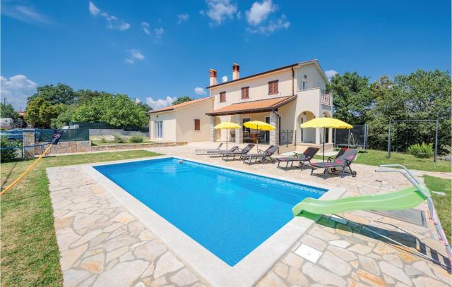 Nice Home In Bregi With Outdoor Swimming Pool