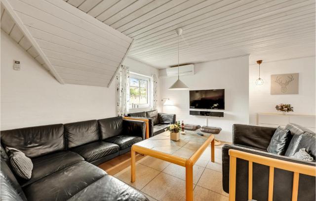 Gorgeous Home In Ulfborg With Private Swimming Pool, Can Be Inside Or Outside