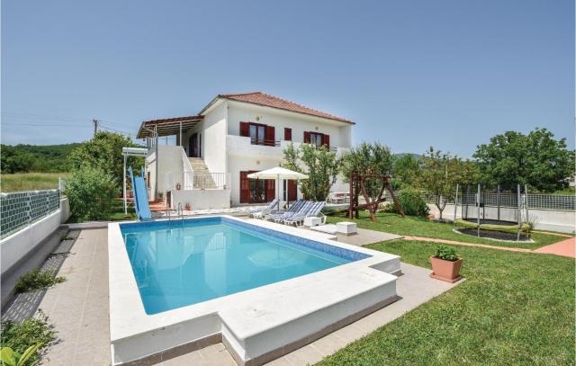 Lovely Home In Sinj With Outdoor Swimming Pool