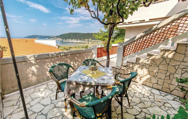 1 Bedroom Awesome Apartment In Supetarska Draga