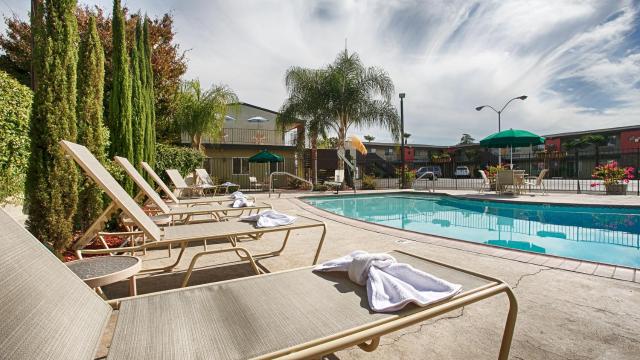 Days Inn & Suites by Wyndham Lodi