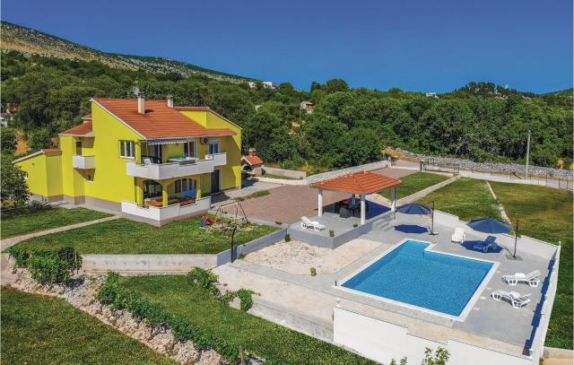 4 Bedroom Stunning Home In Primorski Dolac