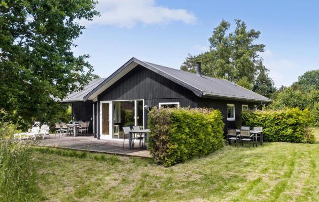 4 Bedroom Beautiful Home In Grenaa