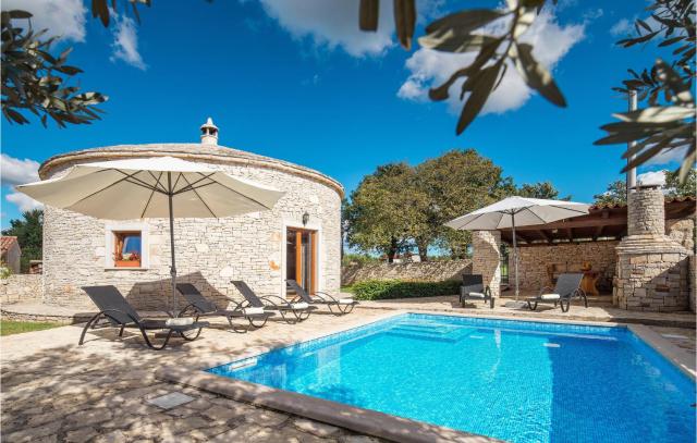 Lovely Home In Skicini With Outdoor Swimming Pool