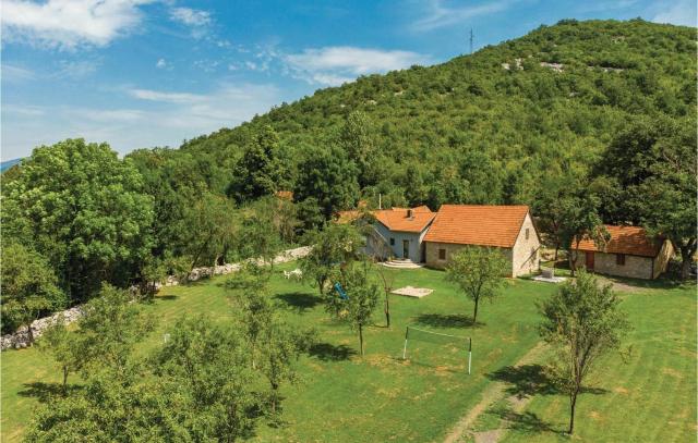 Gorgeous Home In Gracac With Kitchen