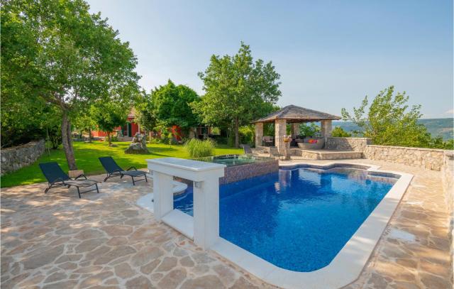 Cozy Home In Grubine With Outdoor Swimming Pool