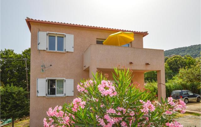 3 Bedroom Stunning Apartment In Petreto-Biccisano