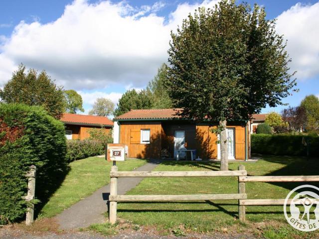 Gîte avec Cheminée, Terrasse et WiFi - Animaux Acceptés - FR-1-496-163