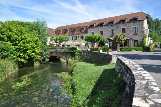 Logis Hotels - Auberge de l'Île - Hôtel 3 étoiles et Restaurant