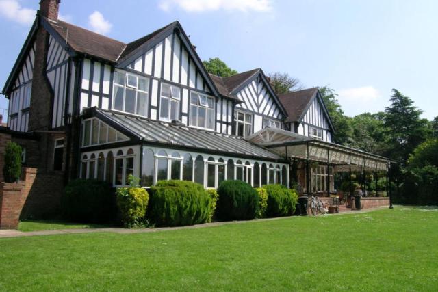 The oaklands hotel