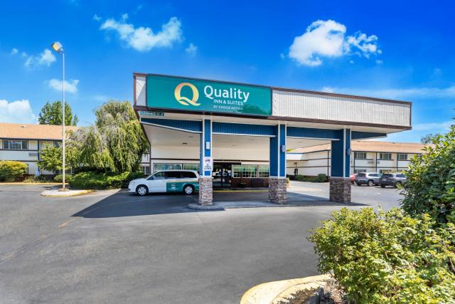 Quality Inn & Suites Medford Airport