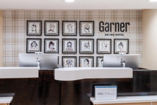 Garner Hotel Phoenix - Surprise, an IHG Hotel