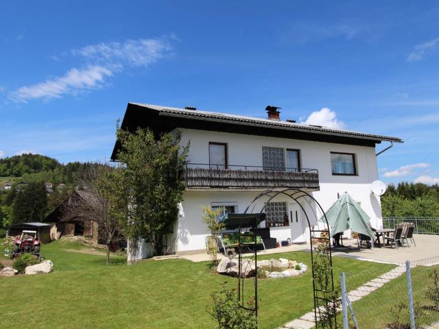 Apartment in Koettmannsdorf near bathing lakes