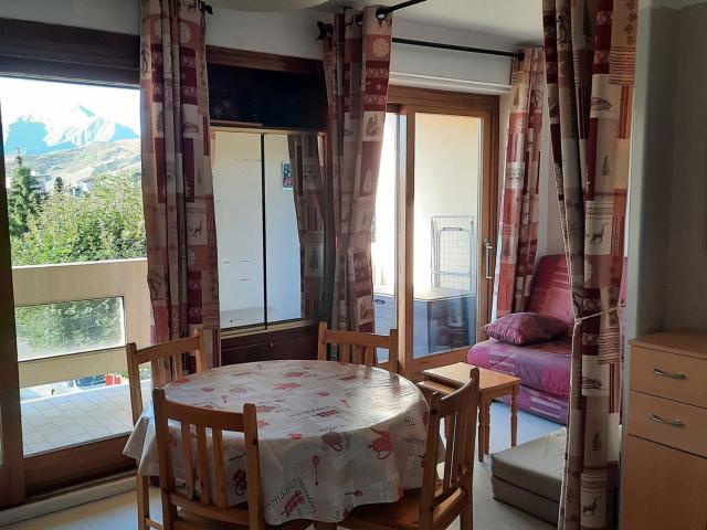 Studio lumineux 4 pers, balcon sud, proche pistes et commerces, casier à ski, cuisine équipée - FR-1-417-42