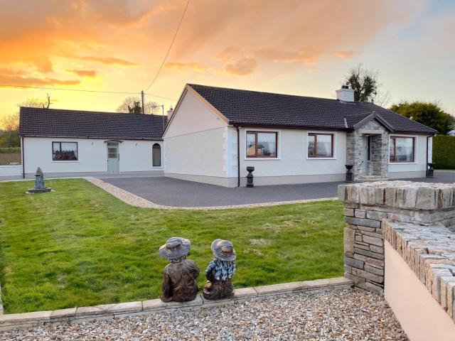 Steeple View B&B Guesthouse Donegal - Newly renovated in 2023