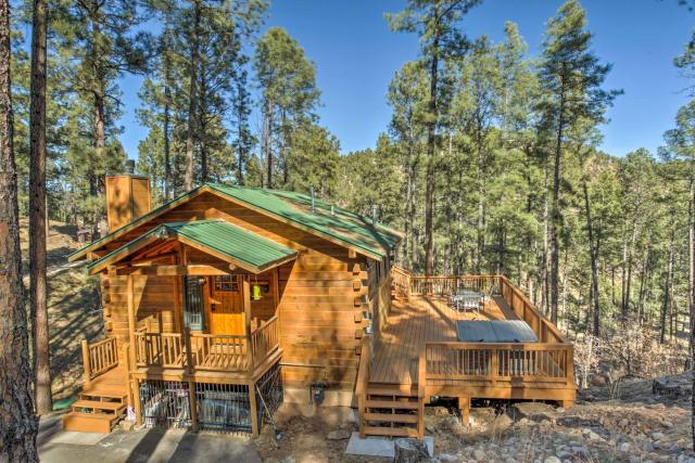 Ruidoso Log Cabin Retreat - Peaceful and Convenient