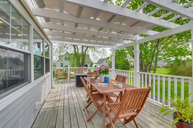 Rockland Home with Deck 5 Mins to Historic Downtown!