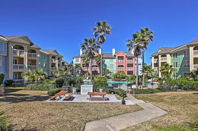 Colorful Galveston Retreat Steps from Beach and Pool