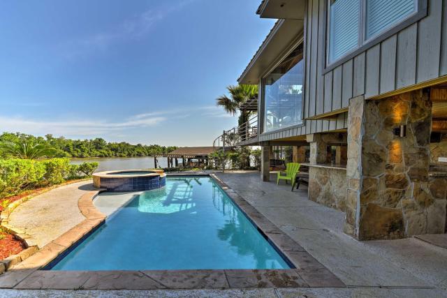 Luxe Houston Home on Riverfront with Pool and Hot Tub!