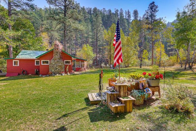 Historic Keystone Cabin Near Mount Rushmore!