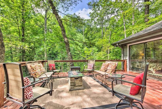 Lake Toxaway Cabin with Fire Pit - 1 Mi to Marina