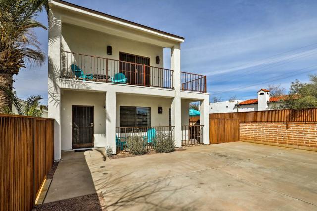 Tucson Home with Wraparound Balcony, Walk to U of A!