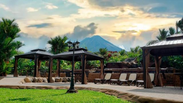 Volcano Lodge, Hotel & Thermal Experience