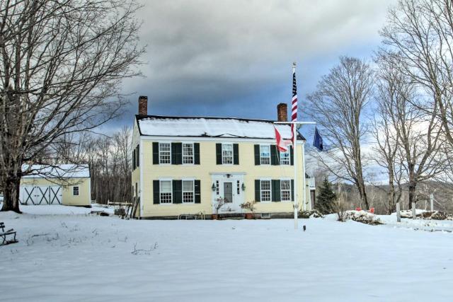 Historic Bradford Home - 8 Mi to Mount Sunapee!