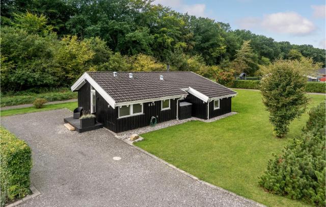 Nice Home In Juelsminde With Kitchen