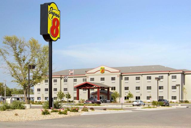 Super 8 by Wyndham Topeka at Forbes Landing