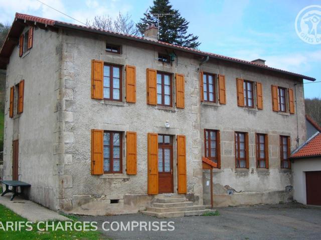 Gîte 3 chambres avec jardin, toutes charges incluses, animaux acceptés, randonnée à proximité - FR-1-496-197