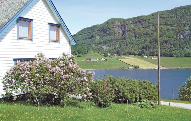 Lovely Home In Sørbøvåg With House Sea View