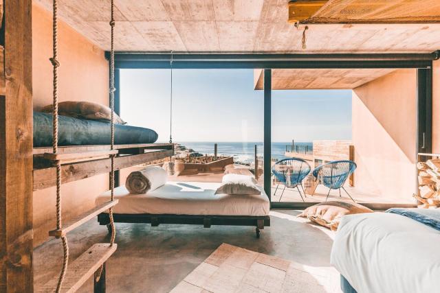 Noah Surf House Portugal