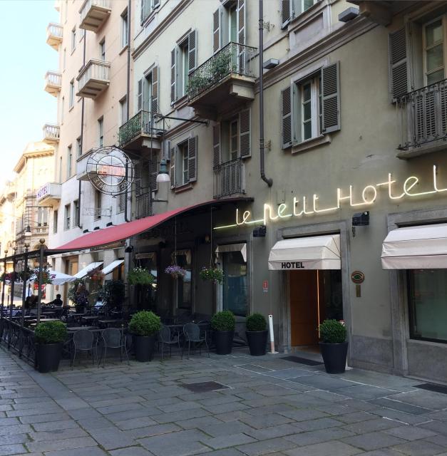 Le Petit Hotel