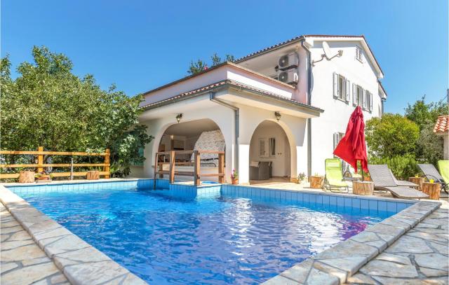 4 Bedroom Lovely Home In Labin