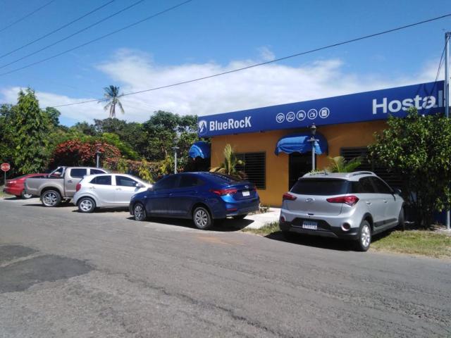 BlueRock Hostal