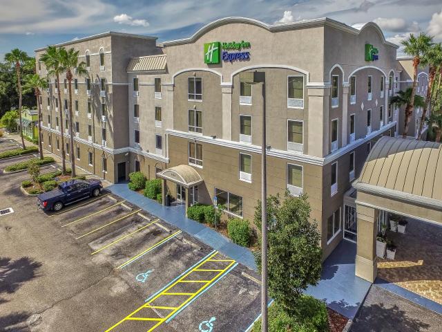 Holiday Inn Express Hotel & Suites Clearwater US 19 North, an IHG Hotel