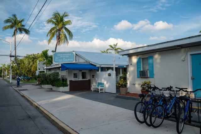 Seashell Motel and International Hostel