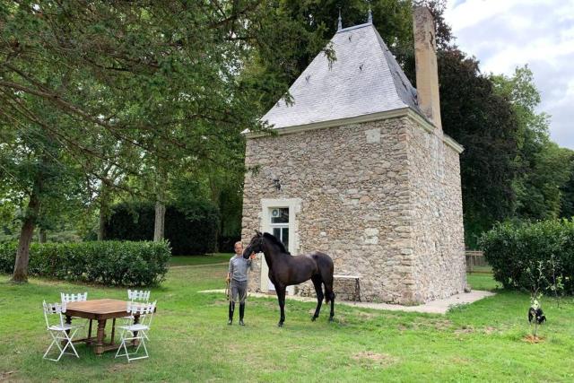 Romantic anciens cottage in a beautiful park