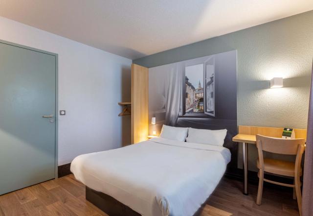 B&B HOTEL CHARTRES Le Forum