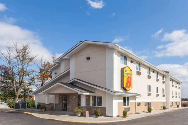 Super 8 by Wyndham Latham - Albany Airport