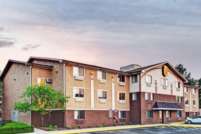 Super 8 by Wyndham Baltimore/Essex Area