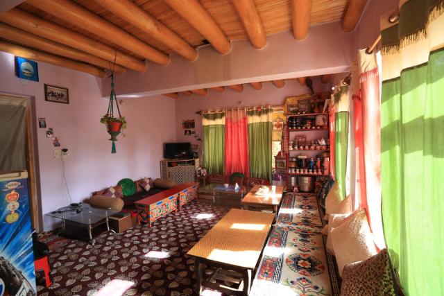 Lhachik Guest House