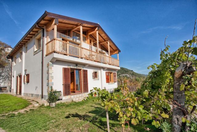 Accommodation "MONTELAGO"- Virpazar,Skadar Lake