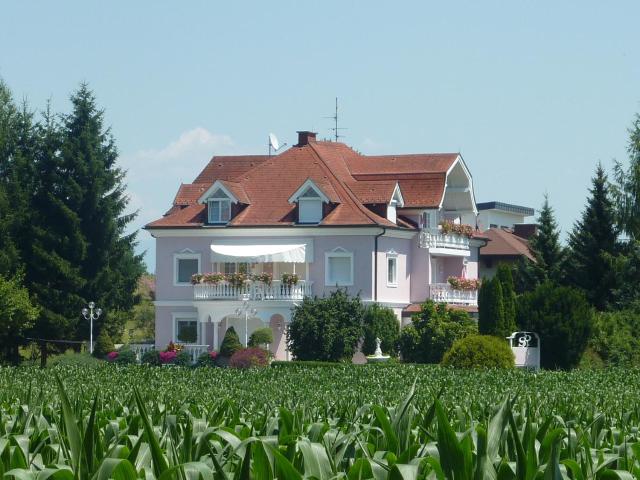 Villa Rose